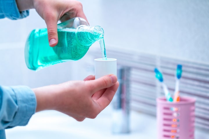 Choose the Right Toothpaste and Mouthwash for Your Dental Health